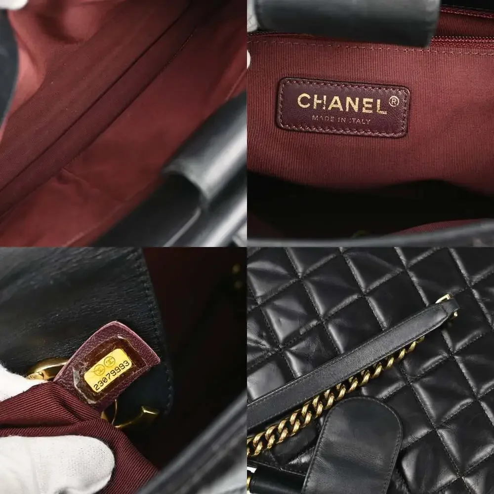 Chanel Quilted Aged Calfskin Gold Bar Tote Black - Picture 3 of 4